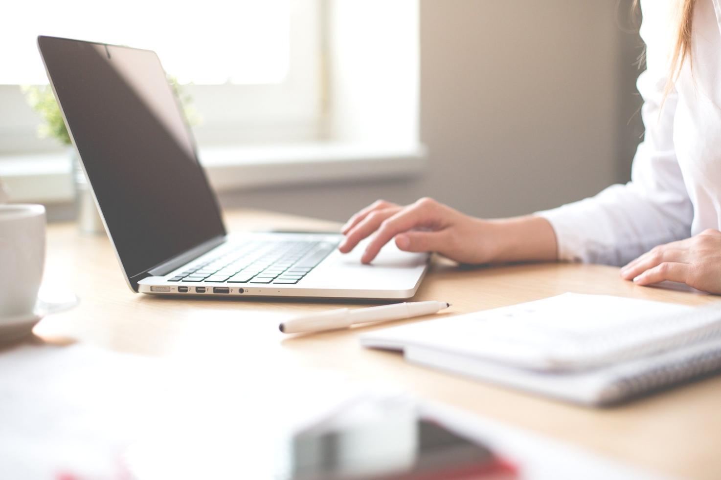 Équilibre entre théorie et pratique dans nos formations web